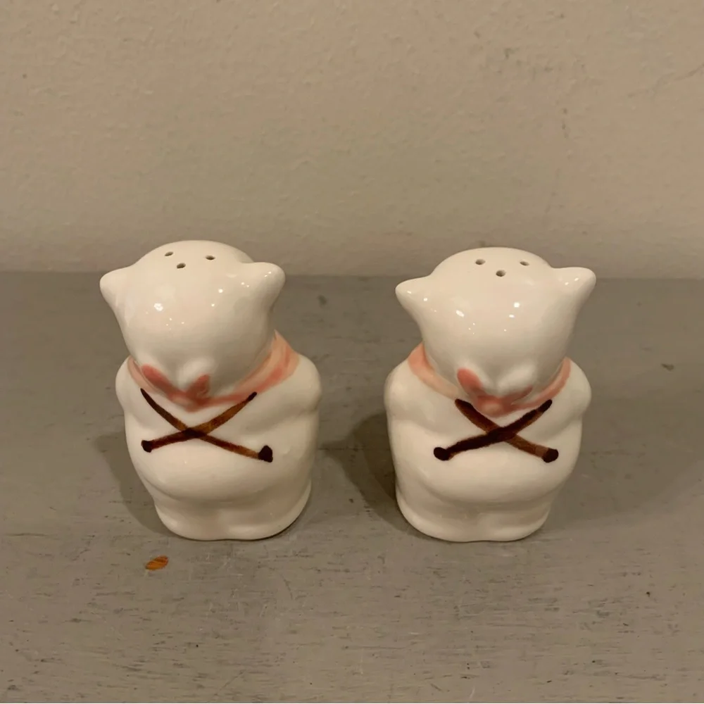 VTG Shawnee Pig Pottery Salt And Pepper Shakers